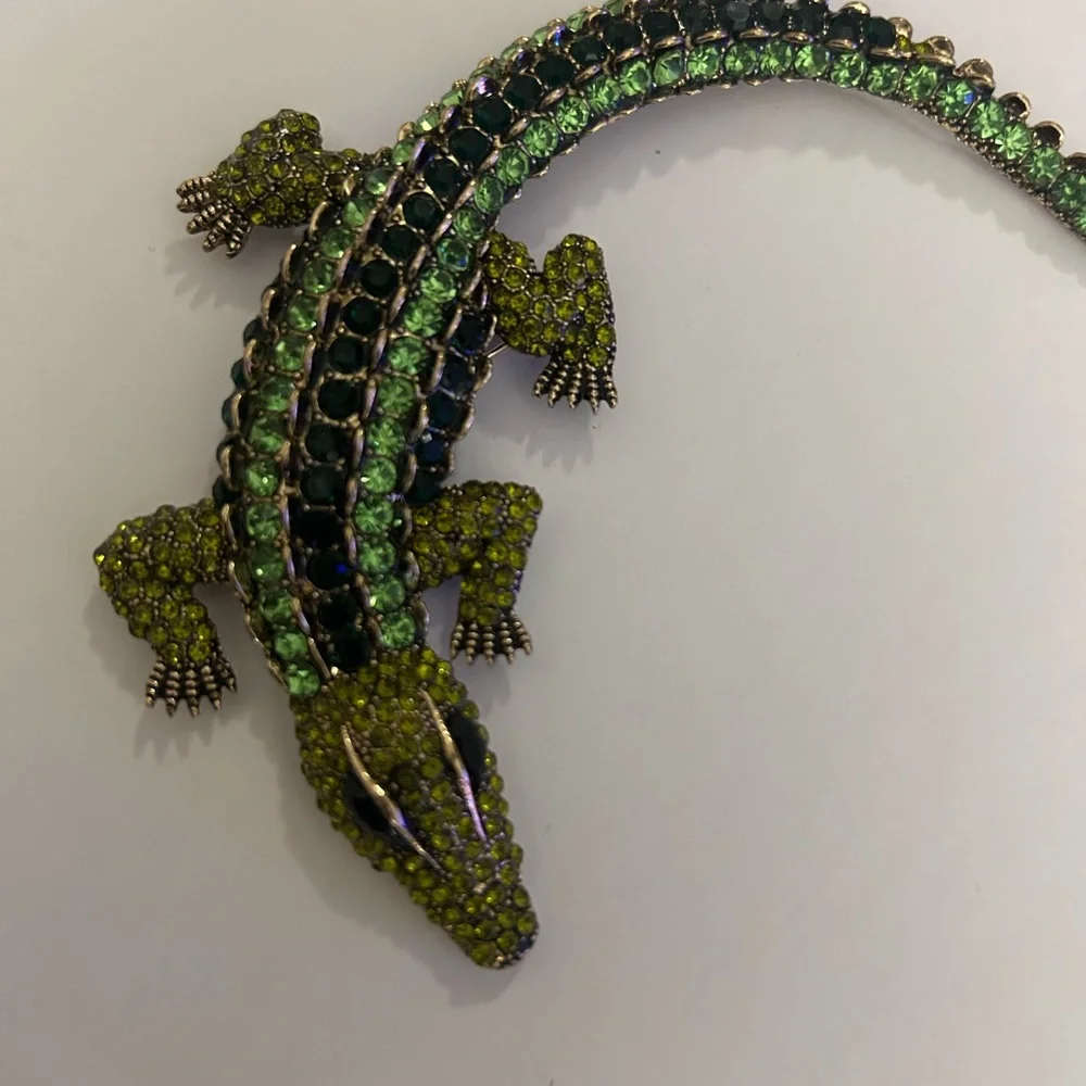 Green Crystal Lizard Brooch - Decorative Reptile Pin